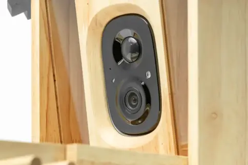 HappyBird Futterhaus mit Kamera Kamera-Detail.webp